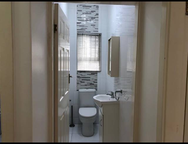 4 BEDROOM FREEHOLD RENTED IN SYDENHAM